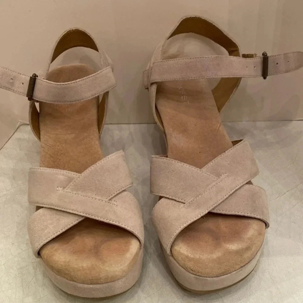 Nine‎ West Suede Leather platform Heel